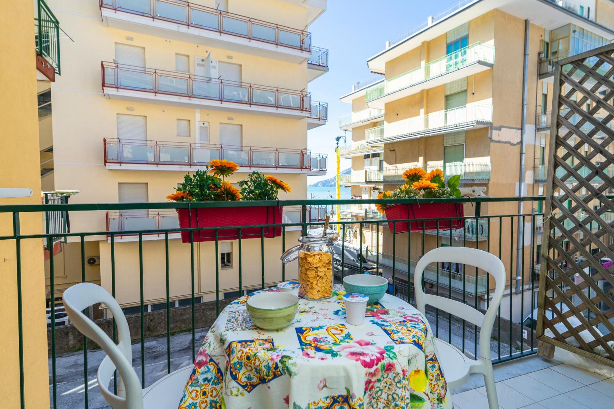 La Casa Di Aurora Hotel Maiori Bagian luar foto
