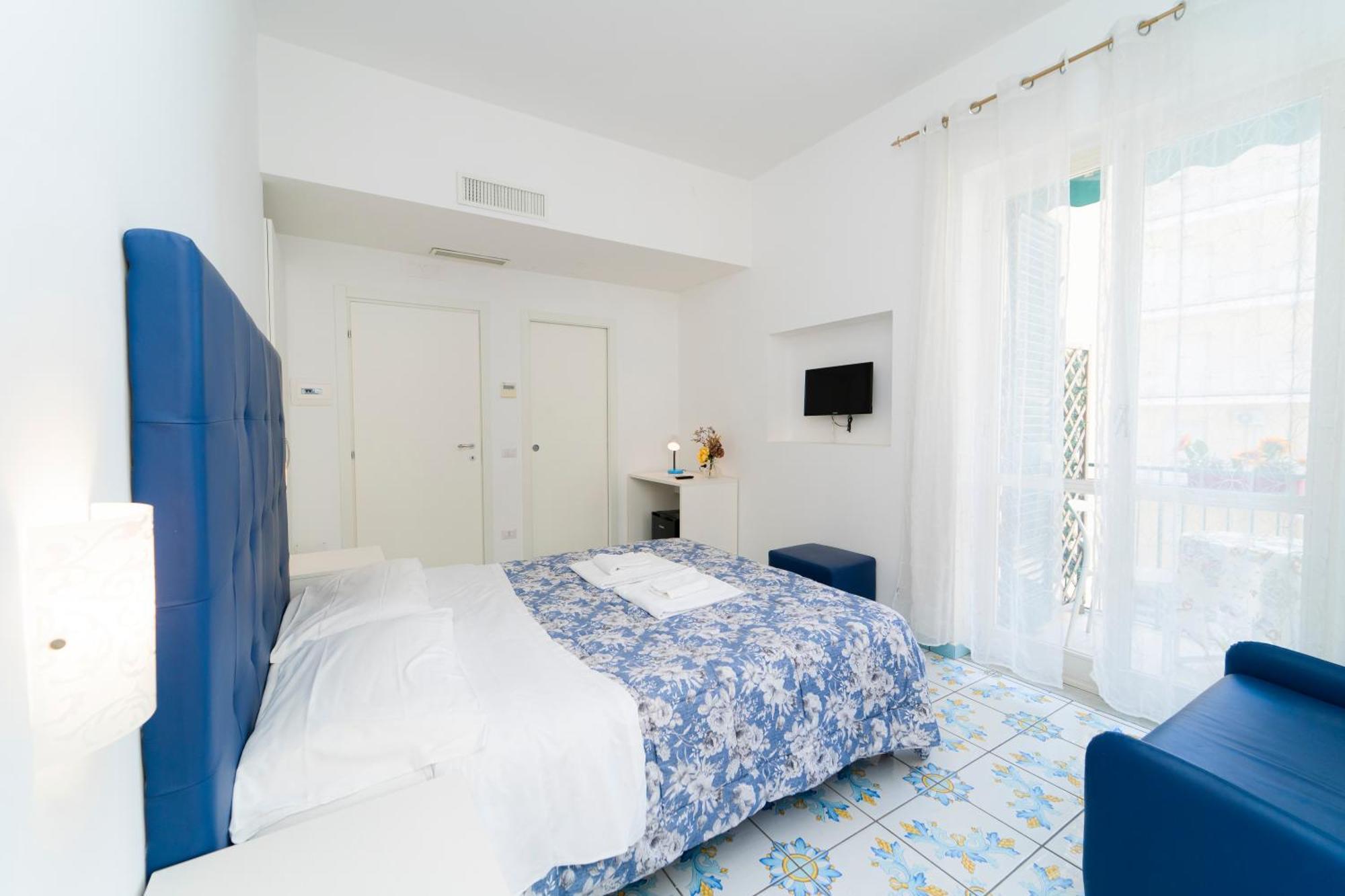 La Casa Di Aurora Hotel Maiori Bagian luar foto
